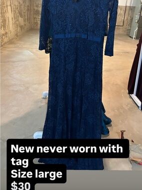 Navy Lace Long Sleeve Evening Dress - Size Large